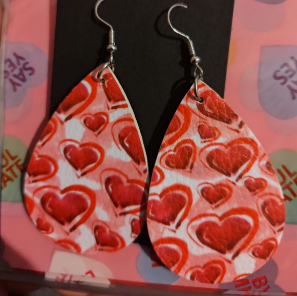 Pair of Valentine's Earrings! - Picture 2 of 3